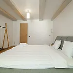 Spacious 3 Bdr In Old Town *