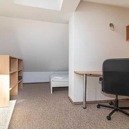 Spacious 3 Bdr In Old Town Appartement