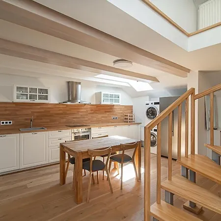 Spacious 3 Bdr In Old Town Апартаменти Вільнюс