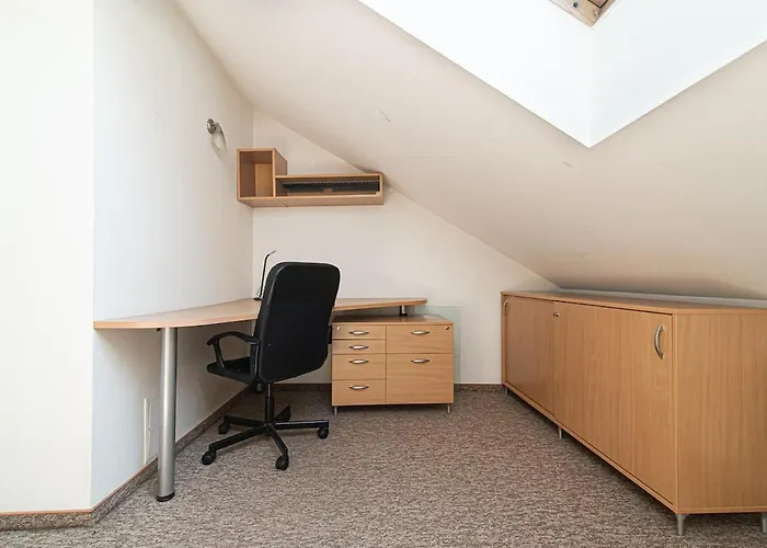 Spacious 3 Bdr In Old Town