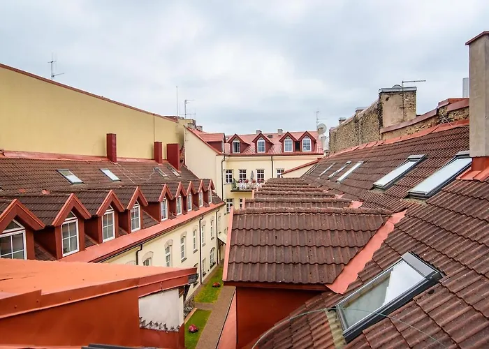 Spacious 3 Bdr In Old Town *