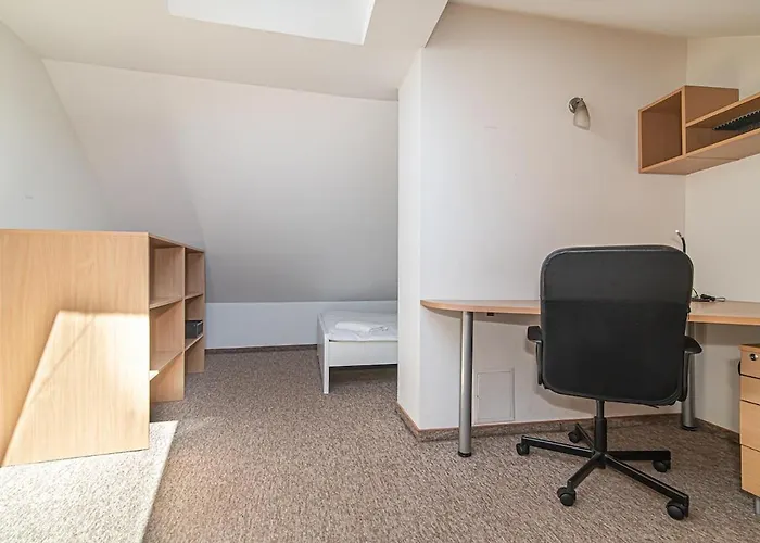 Spacious 3 Bdr In Old Town Butas