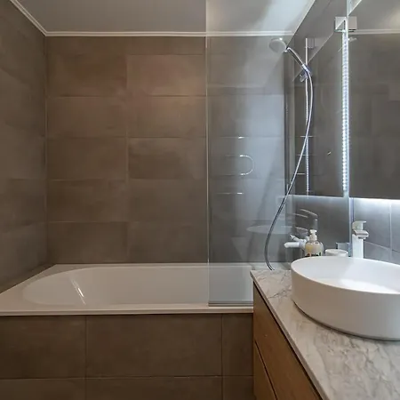 Spacious 3 Bdr In Old Town Appartement