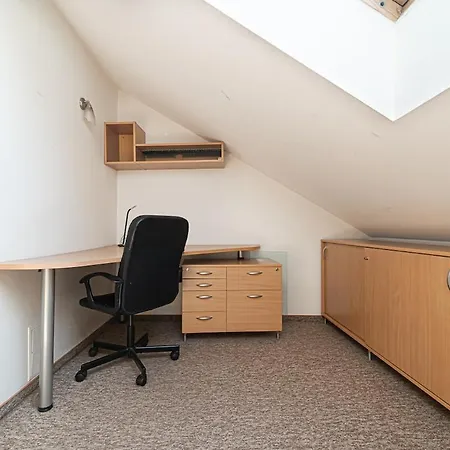 Spacious 3 Bdr In Old Town