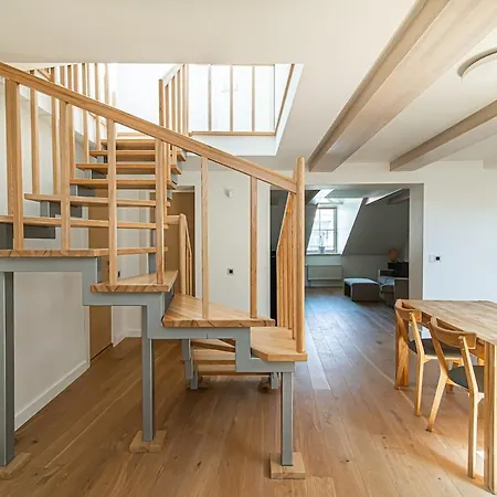 Spacious 3 Bdr In Old Town Appartement