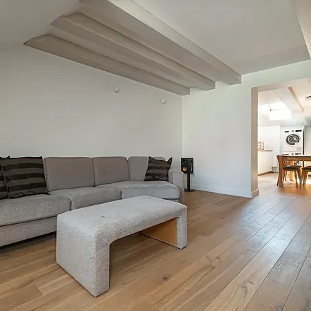 Апартаменты Spacious 3 Bdr In Old Town *